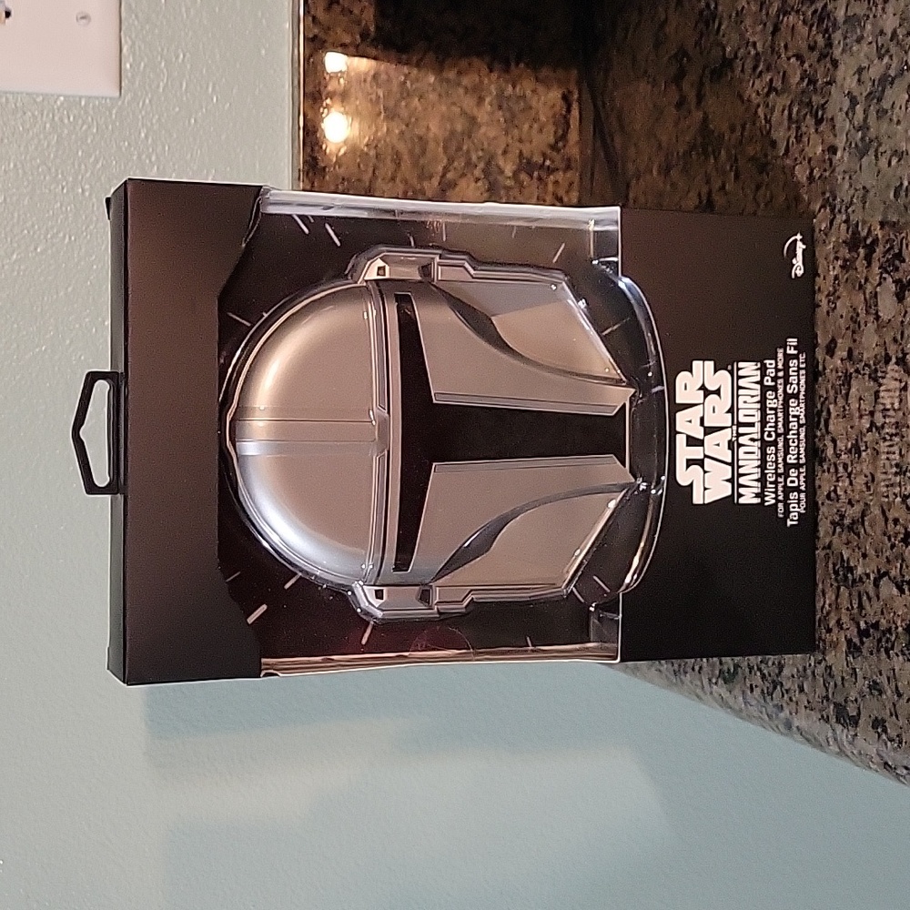 Star Wars Mandalorian Wireless Charge Pad, NEW